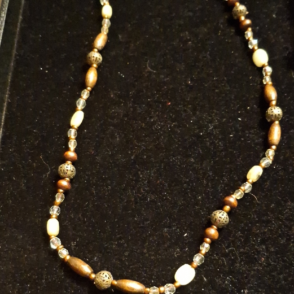 Elegant Brown and Cream Beaded Necklace